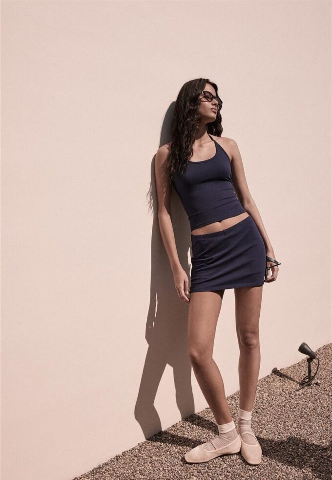 Basisplagg med enkel strikket Skort