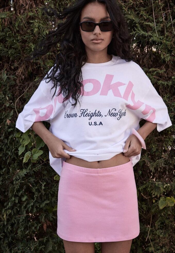 Basisplagg med enkel strikket Skort