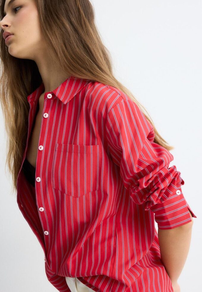 Basisplagg med enkel stripet poplin-skjorte med lomme