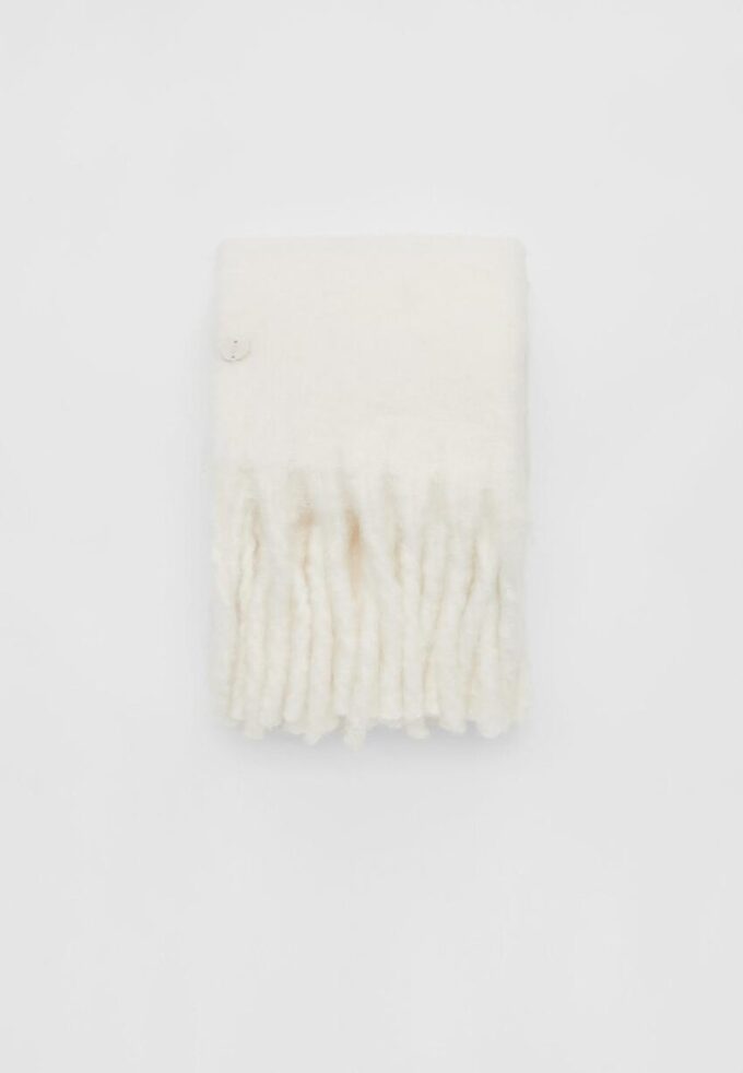 Basisplagg med enkelt skjerf