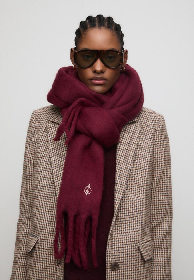 Basisplagg med enkelt skjerf