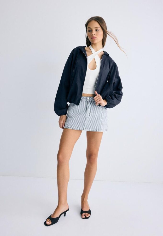 Basisplagg med hette