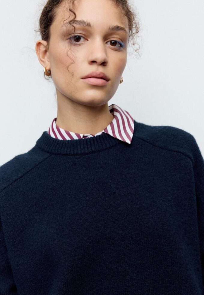 Basisplagg med myk strikkegenser