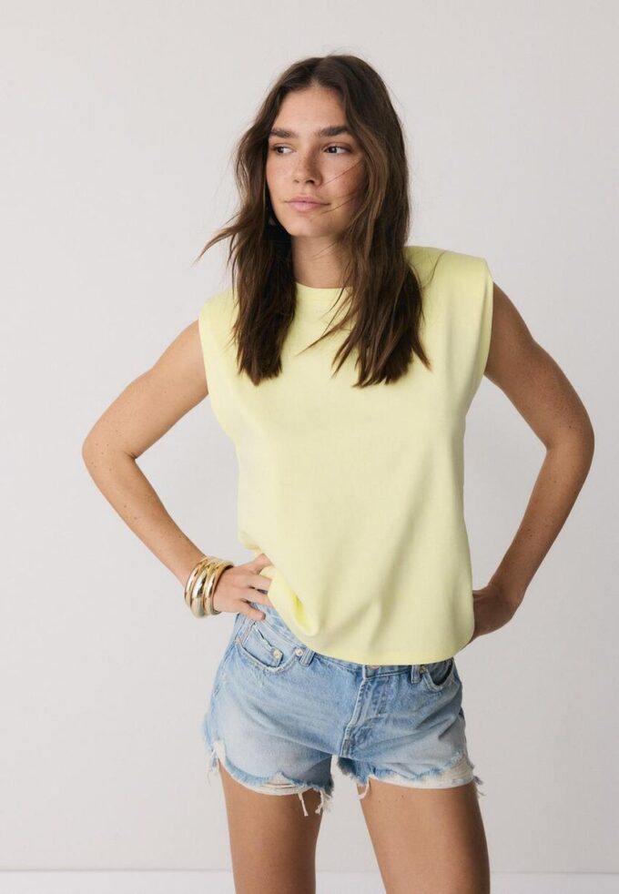 Basisplagg med polstrede skuldre