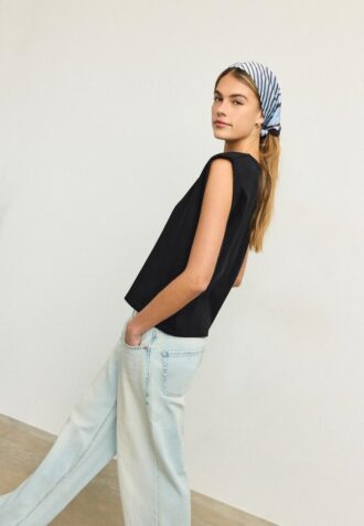 Basisplagg med polstrede skuldre