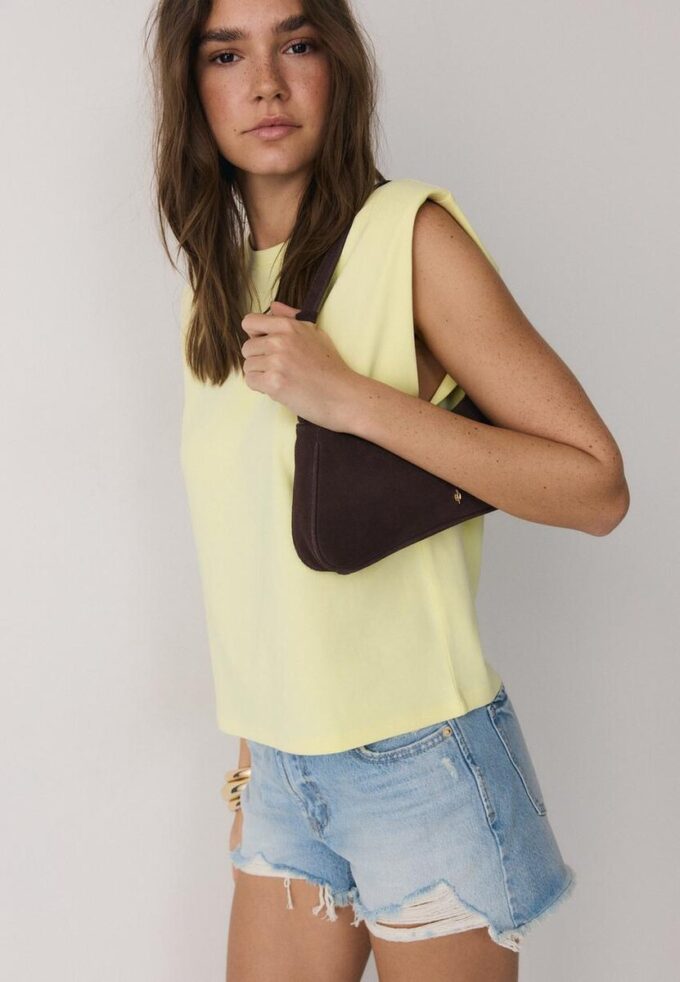 Basisplagg med polstrede skuldre