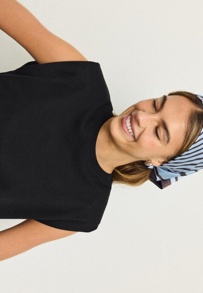 Basisplagg med polstrede skuldre