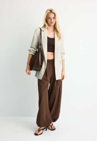 Basisplagg med rustikk blazer