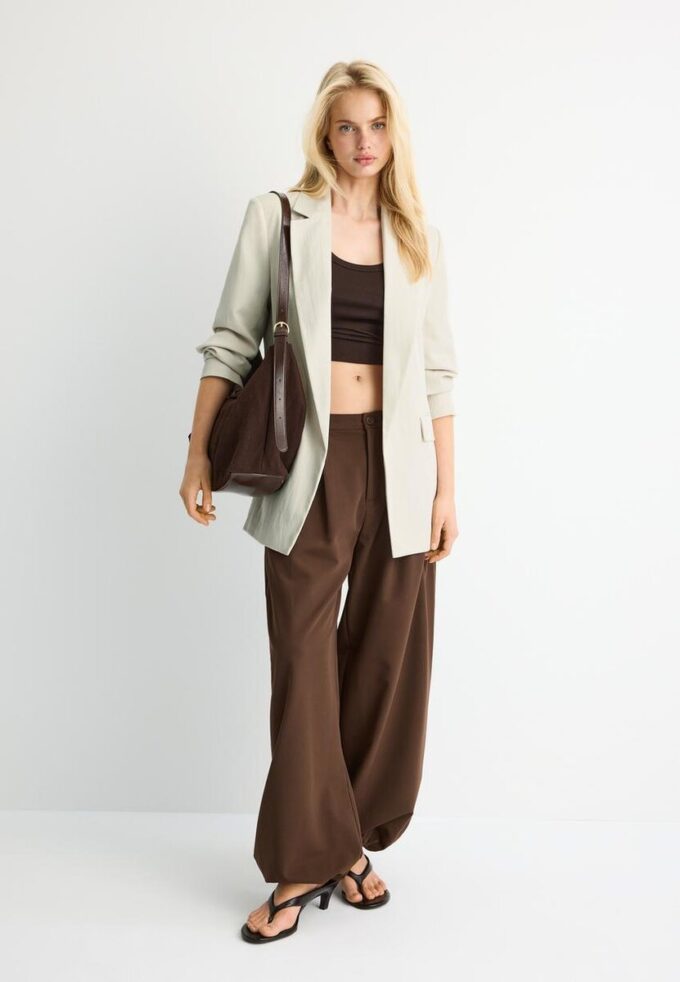 Basisplagg med rustikk blazer