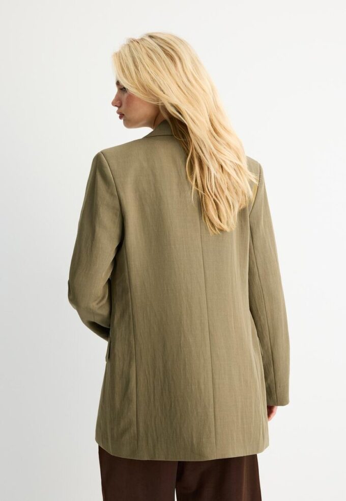 Basisplagg med rustikk blazer