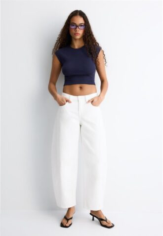 Basisplagg med tettsittende kort T-skjorte