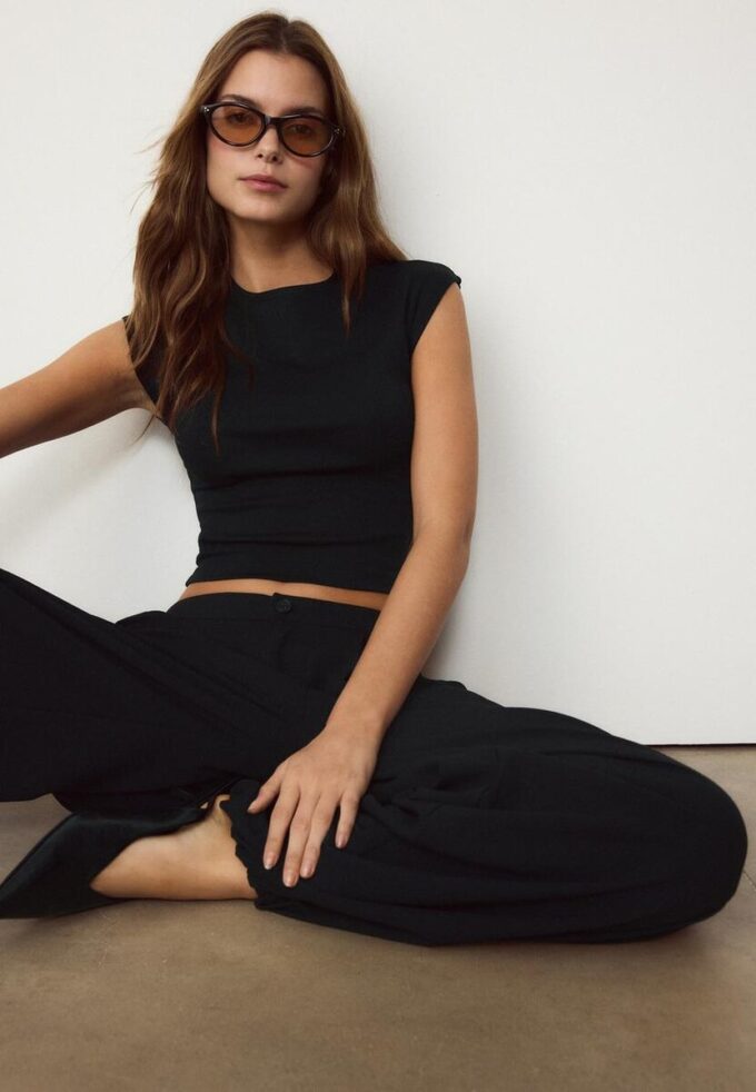 Basisplagg med tettsittende kort T-skjorte