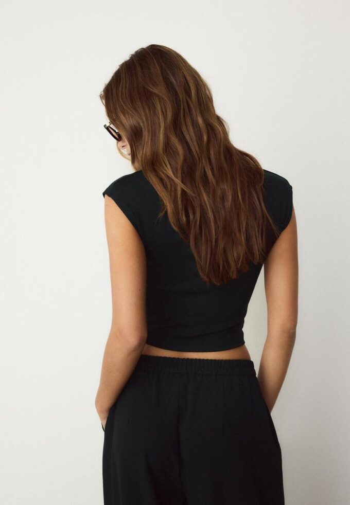 Basisplagg med tettsittende kort T-skjorte