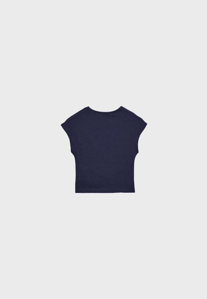 Basisplagg med tettsittende kort T-skjorte