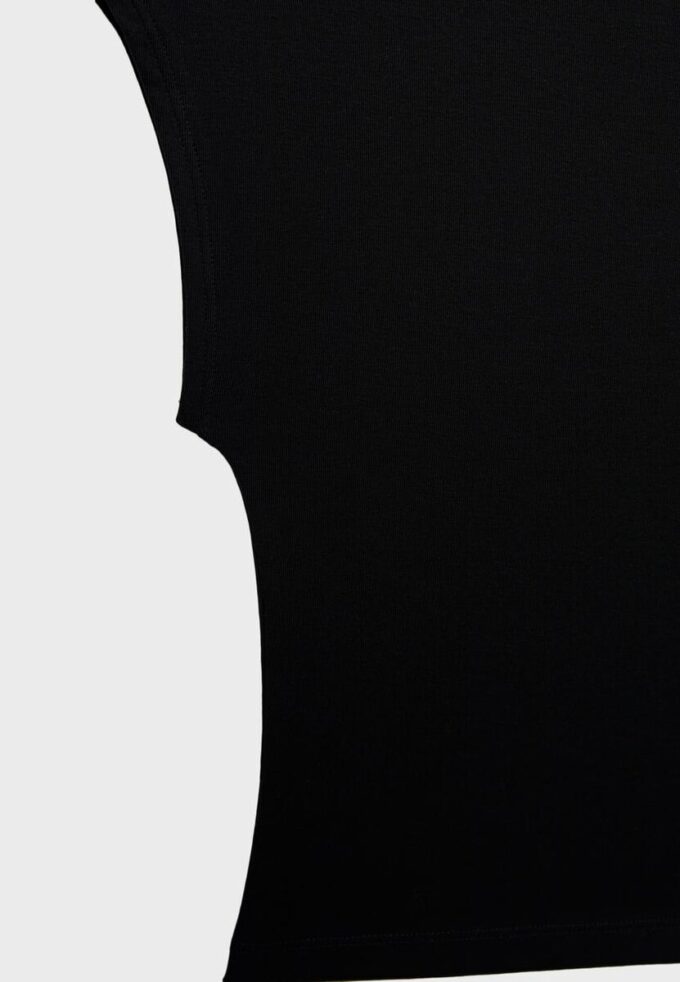 Basisplagg med tettsittende kort T-skjorte