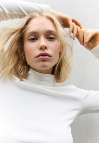 Basisplagg T-skjorte med høy hals