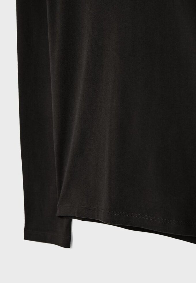 Basisplagg T-skjorte med høy hals