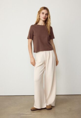 Basisplagg T-skjorte med normal passform og tykt stoff