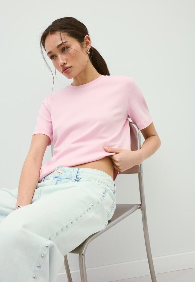 Basisplagg T-skjorte med normal passform og tykt stoff