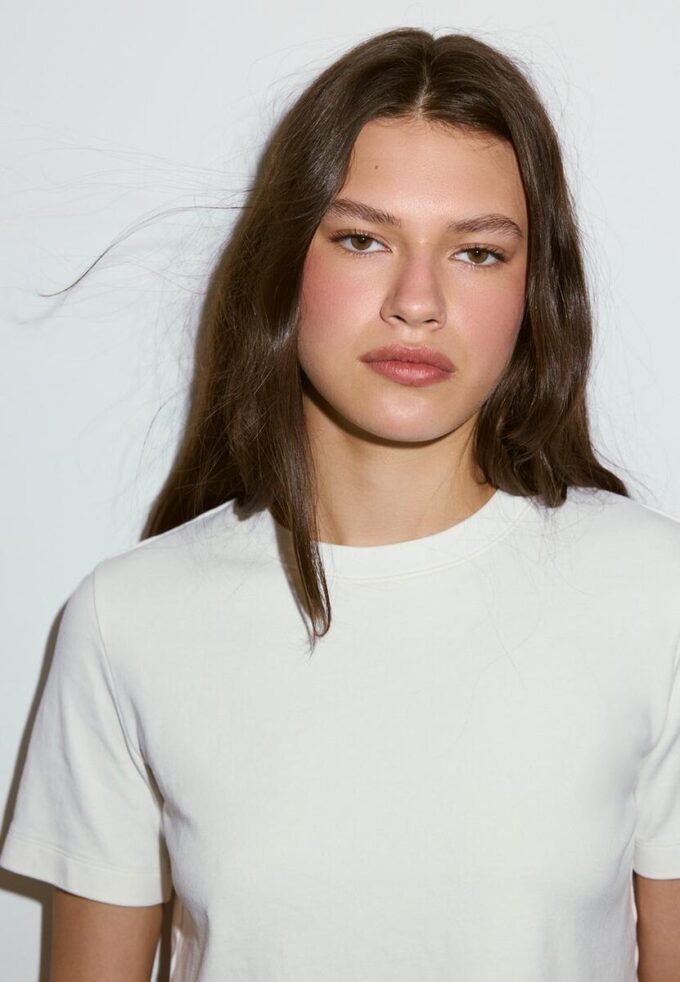 Basisplagg T-skjorte med normal passform og tykt stoff