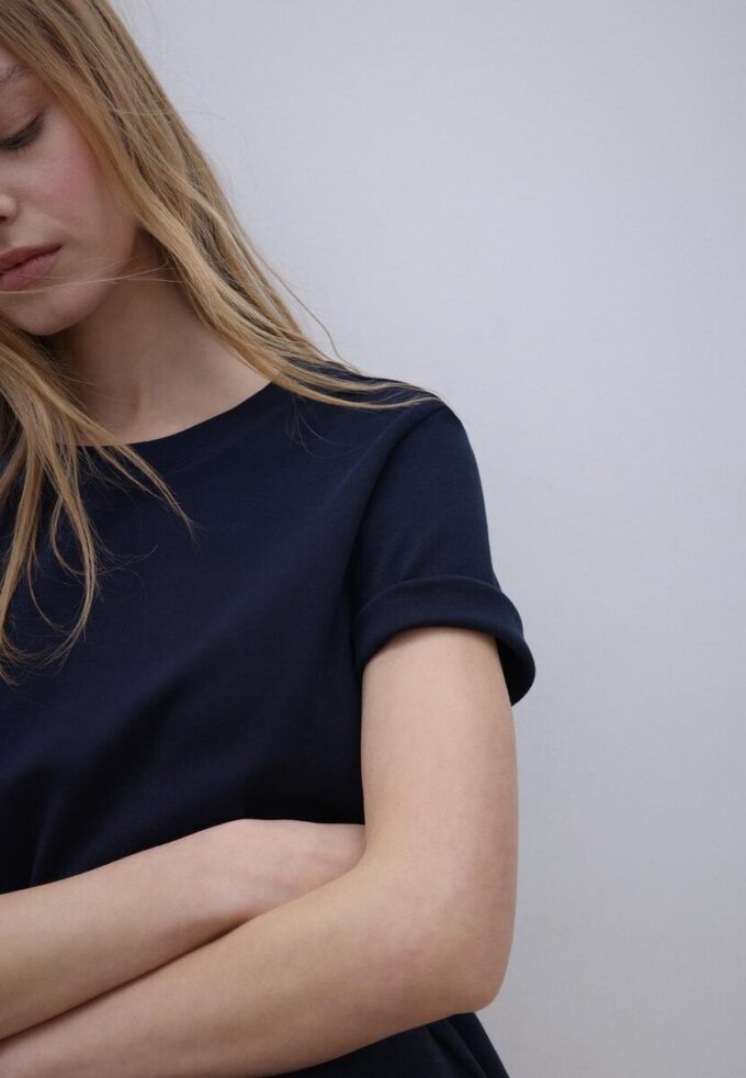 Basisplagg T-skjorte med normal passform og tykt stoff