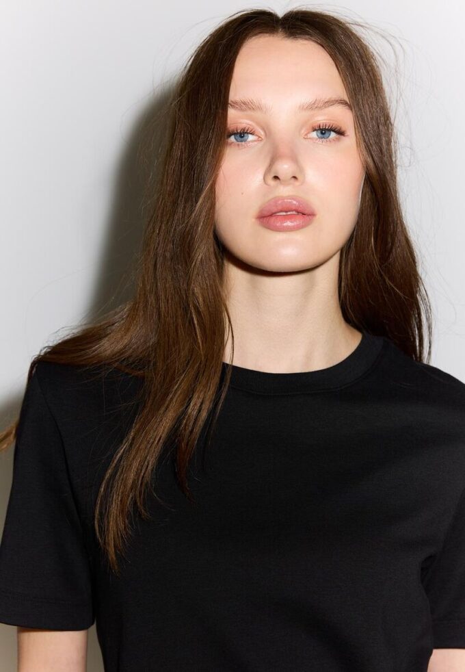 Basisplagg T-skjorte med normal passform og tykt stoff