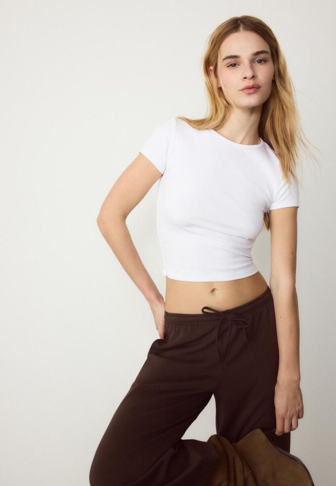 Basisplagg T-skjorte med smal passform