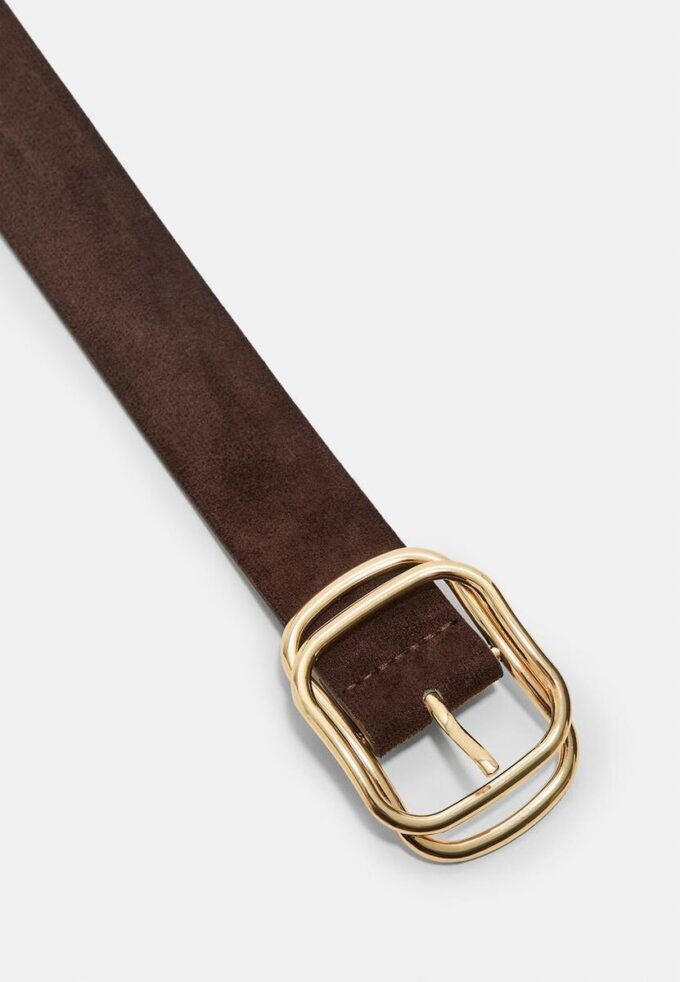 Belte med overliggende spenne