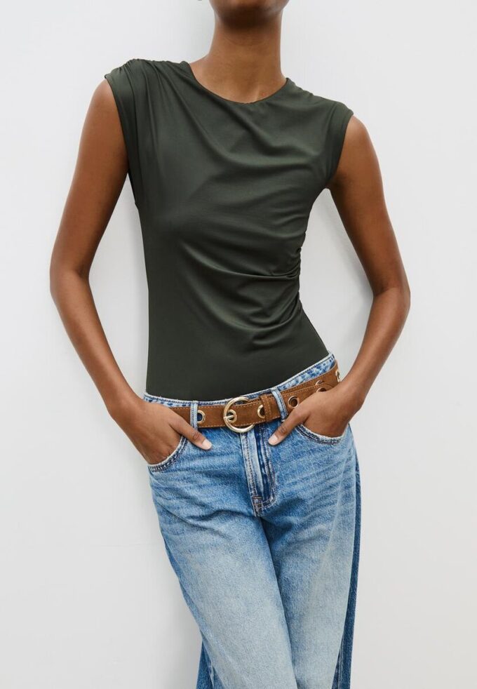 Belter med metalliske øyler