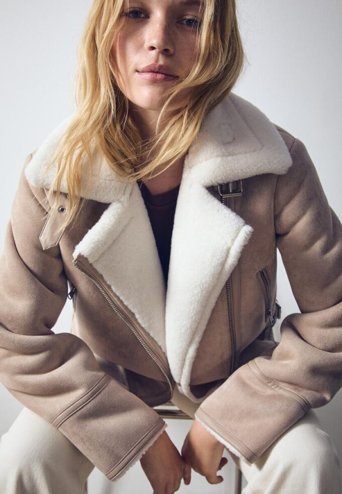 Bikerjakke i imitert semsket skinn