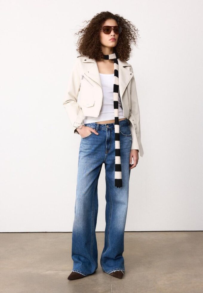 Bikerjakke i imitert skinn med belte