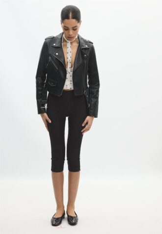 Bikerjakke i imitert skinn med belte