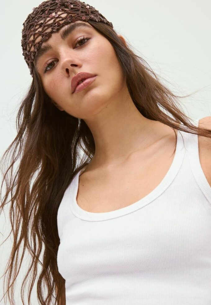 Blomsterlue med paljetter