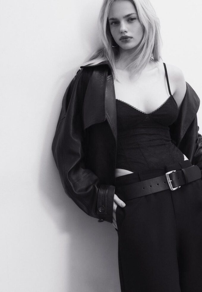 Blonderbody med stropper