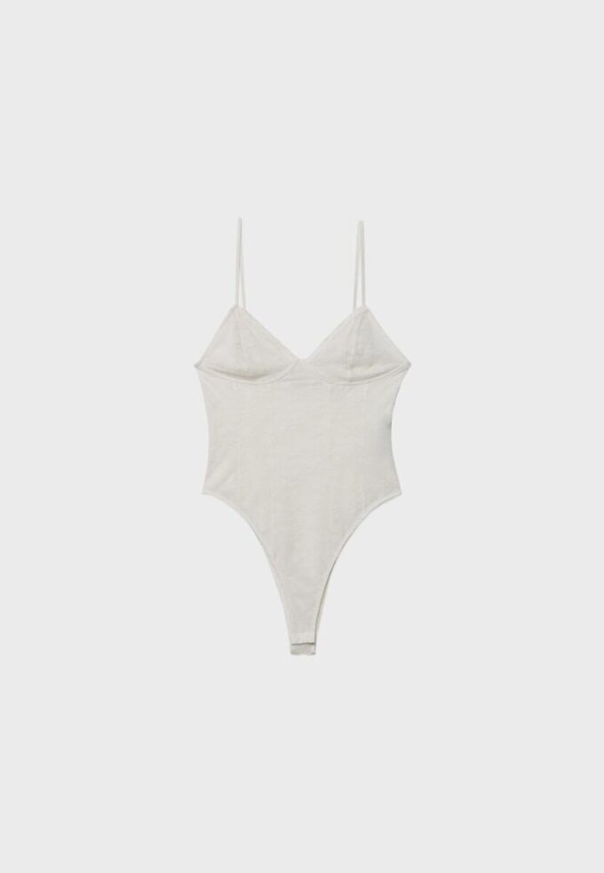 Blonderbody med stropper