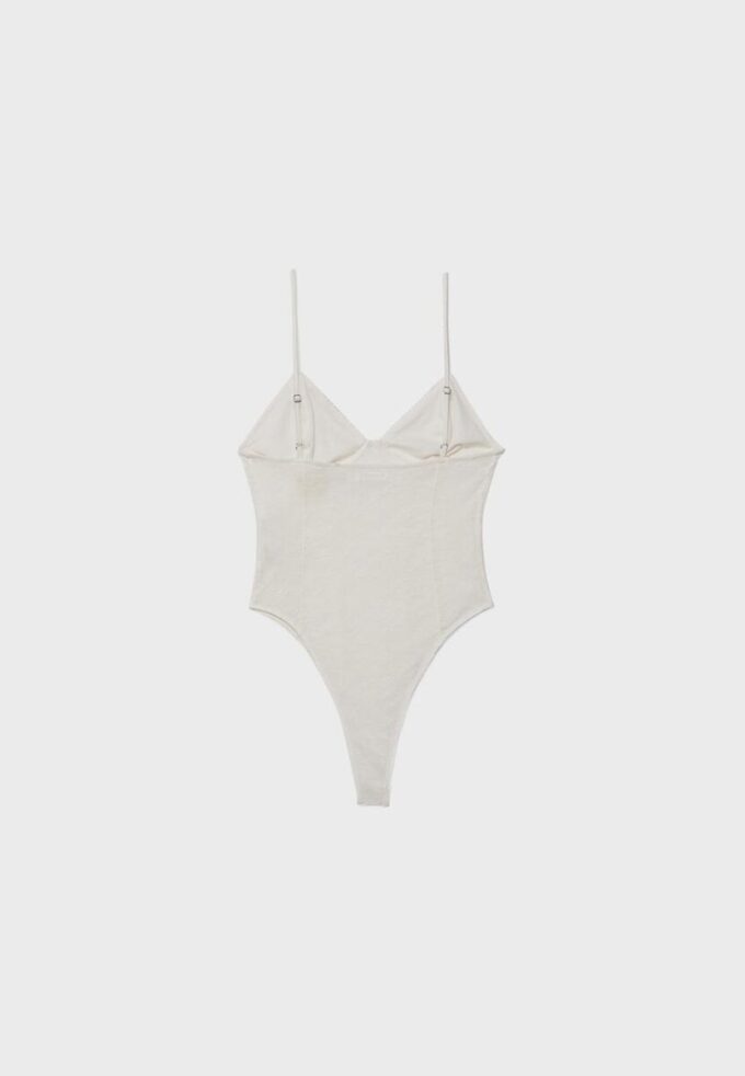 Blonderbody med stropper