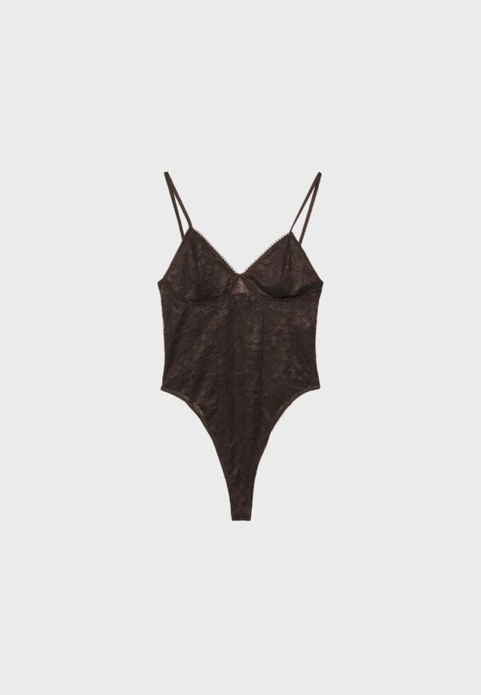 Blonderbody med stropper