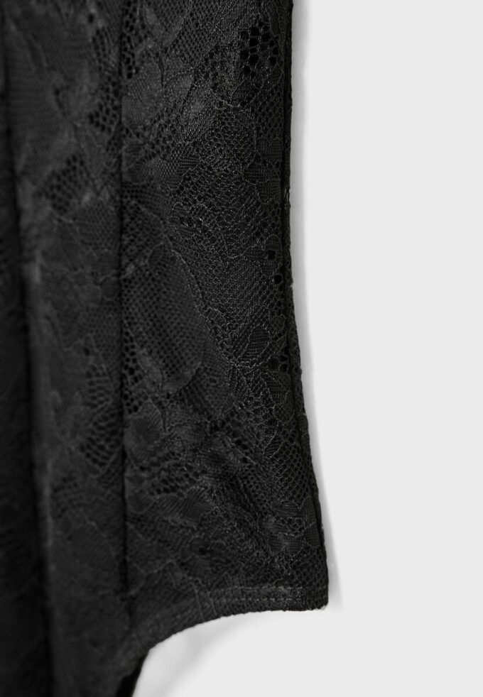 Blonderbody med stropper