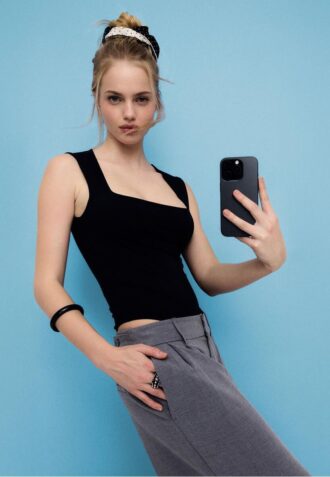 Body i polyamid med firkantet utringning