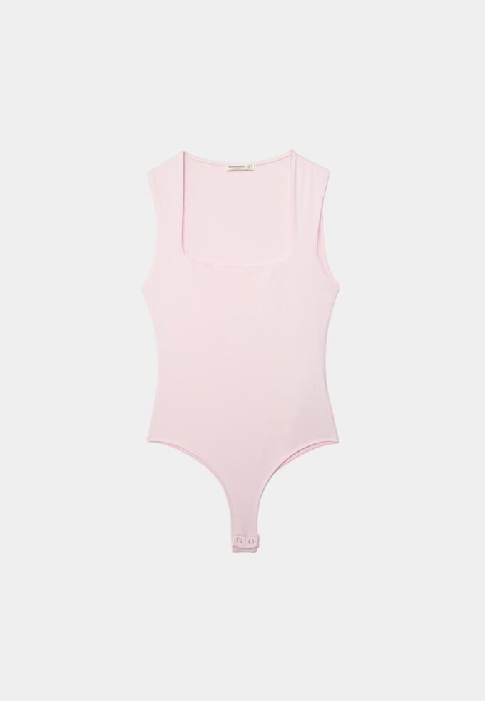 Body i polyamid med firkantet utringning