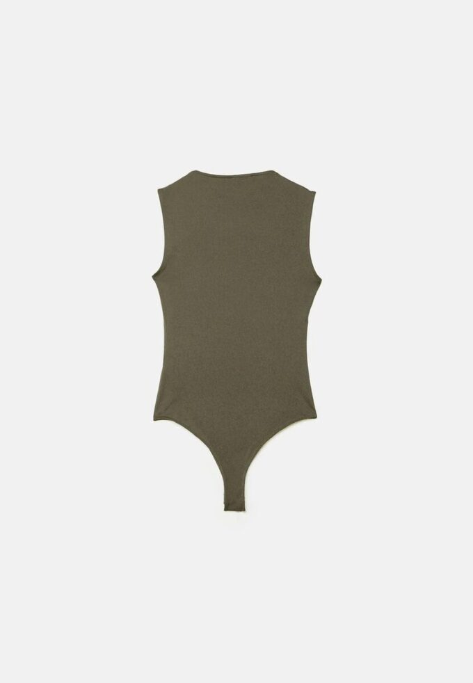 Body i polyamid med firkantet utringning