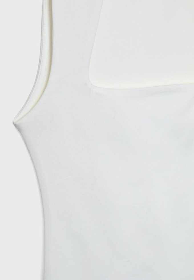 Body i polyamid med firkantet utringning