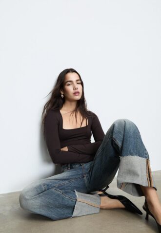 Bodysuit i polyamid med firkantet utringning