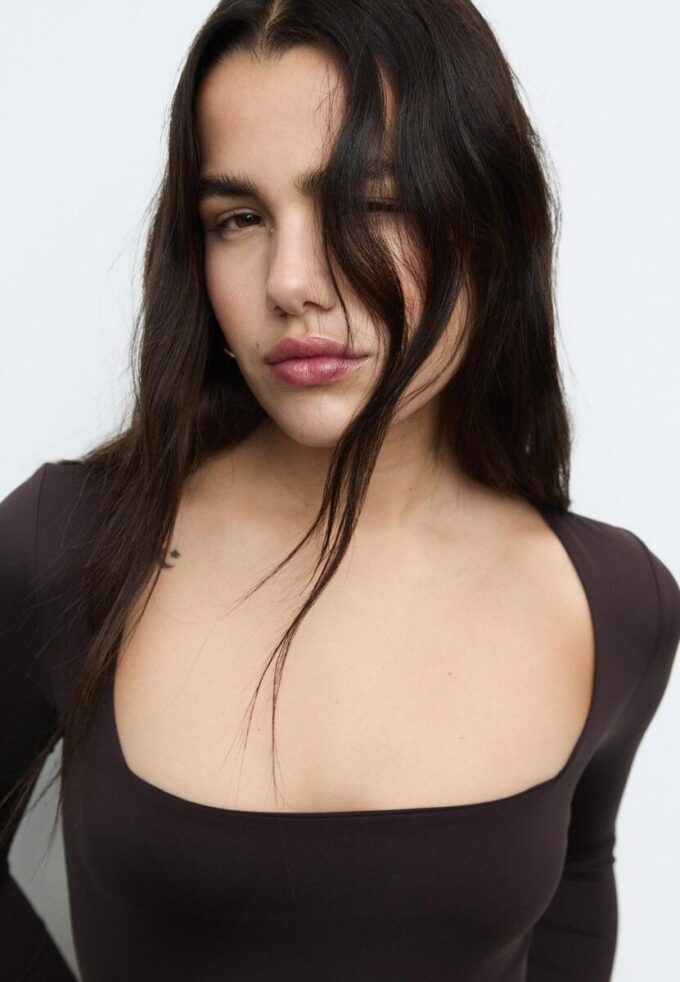 Bodysuit i polyamid med firkantet utringning