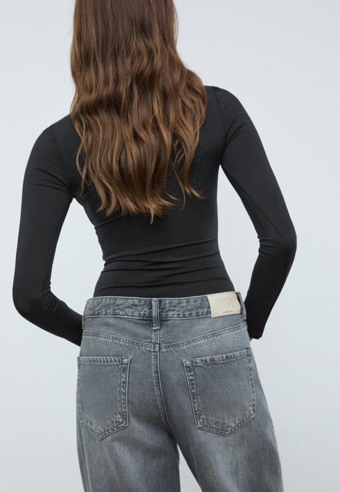 Bodysuit i polyamid med firkantet utringning