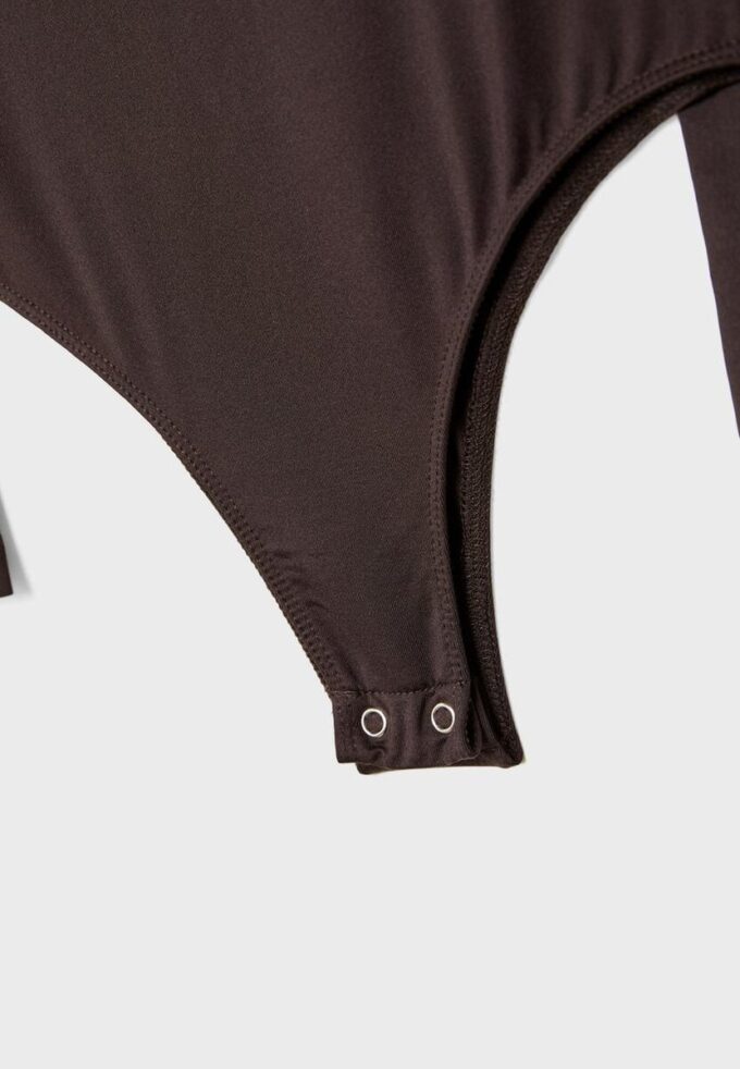 Bodysuit i polyamid med firkantet utringning