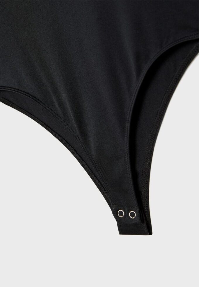 Bodysuit i polyamid med firkantet utringning