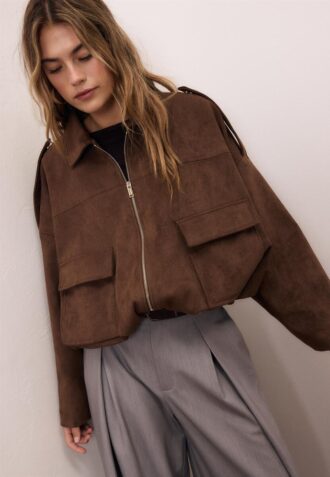 Bomberjakke i imitert semsket skinn