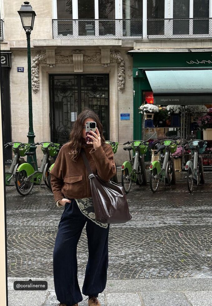 Bomberjakke i imitert semsket skinn