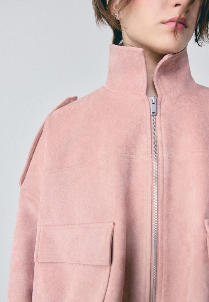 Bomberjakke i imitert semsket skinn